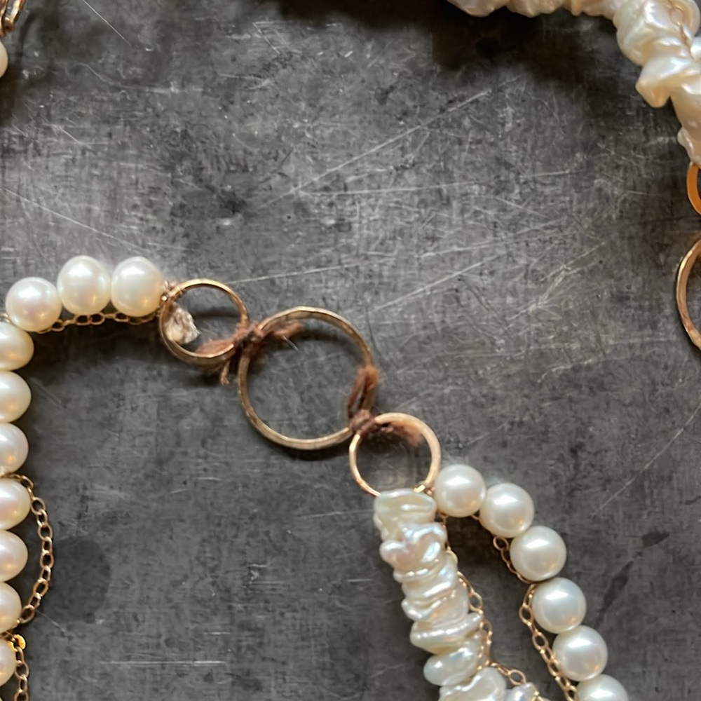 Melissa Joy Manning Pearl and gold necklace - Picture 16 of 16